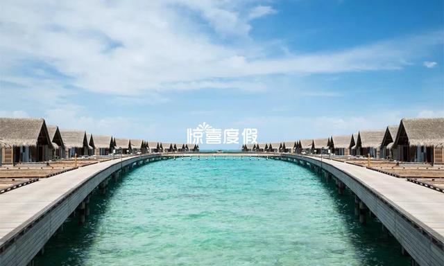 马尔代夫费尔蒙酒店200米长公共泳池