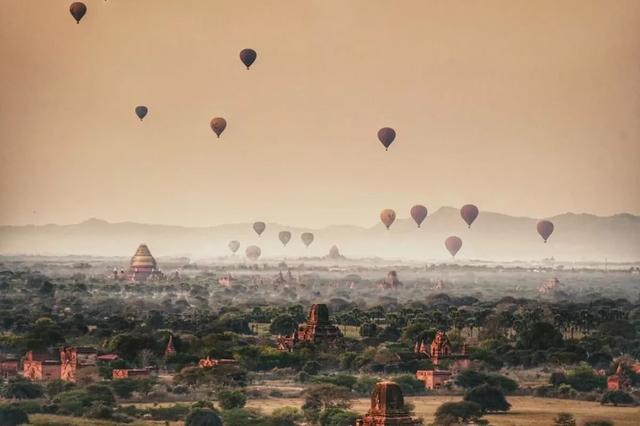 缅甸蒲甘热气球观景